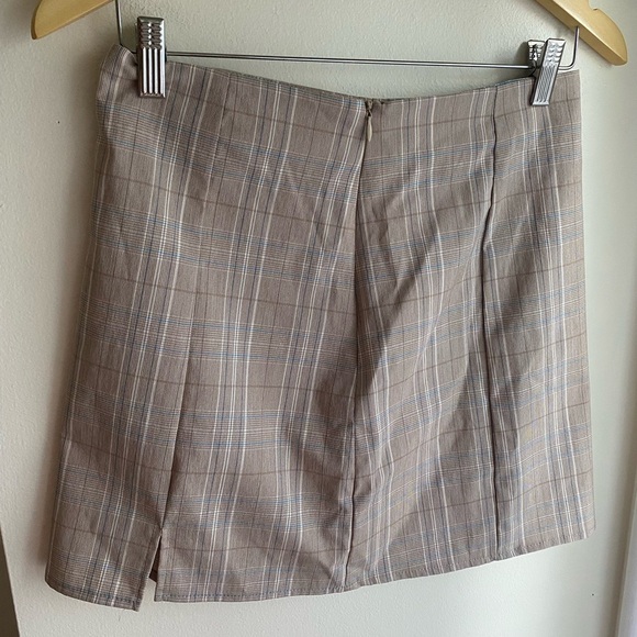 Altar’d State Plaid Tan Mini Skirt Size Medium Women’s Preppy Short Casual - Picture 2 of 5